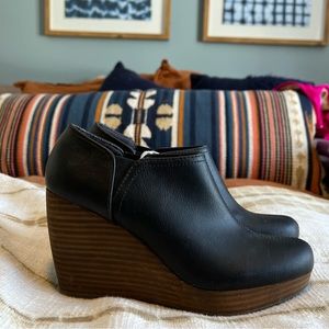 Dr Scholls black wedges